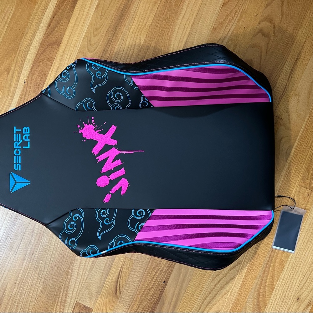 Secretlabs Jinx Imperfect Chair back READ DESCRIPTION